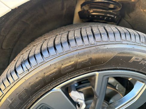 Used 2023 Chevrolet Equinox RS w/ RS Leather Package image 34