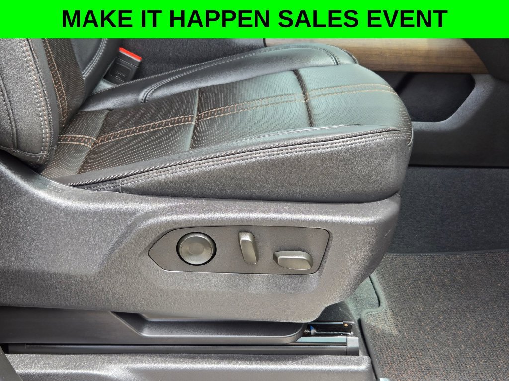 Used 2025 Chevrolet Silverado 1500 High Country w/ Technology Package AWD/4WD image 28