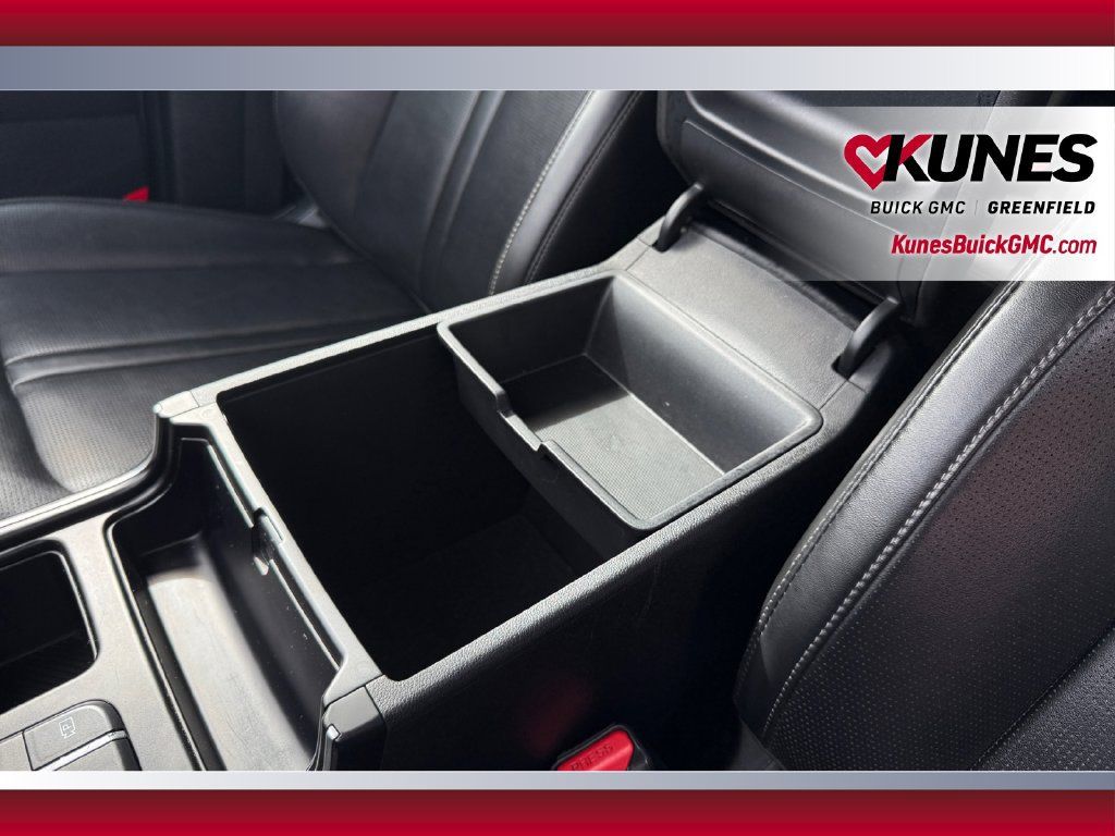 Used 2024 Kia Sorento S FWD image 30