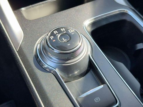 Used 2020 Ford Fusion SE image 18