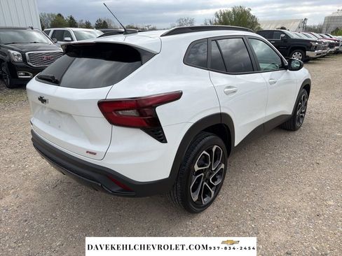 Used 2024 Chevrolet Trax RS w/ Sunroof Package image 5