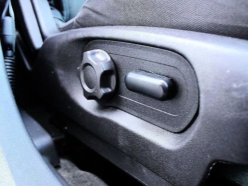 Used 2014 Ford Explorer XLT FWD image 21
