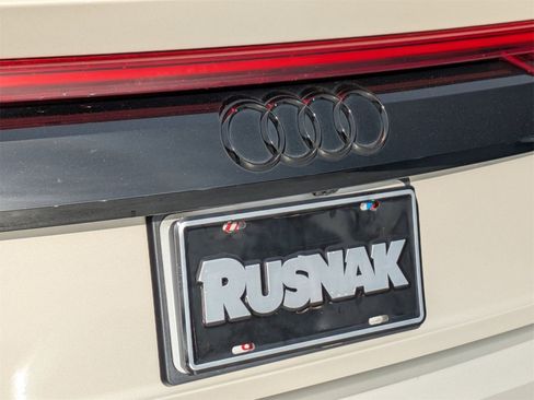 Used 2023 Audi Q8 Premium Plus w/ Premium Plus Package image 19