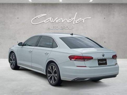 Used 2022 Volkswagen Passat 2.0T SE FWD image 14