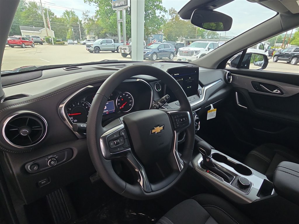 New 2026 Chevrolet Blazer LT w/ Midnight/Sport Edition AWD/4WD image 10