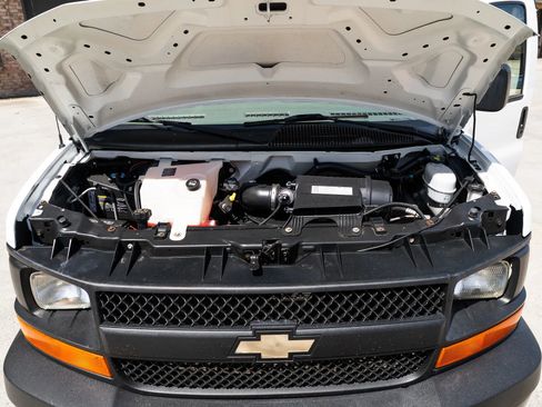 Used 2007 Chevrolet Express 1500 RWD image 17