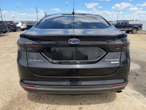 Used 2016 Ford Fusion SE w/ Equipment Group 202A FWD image 4