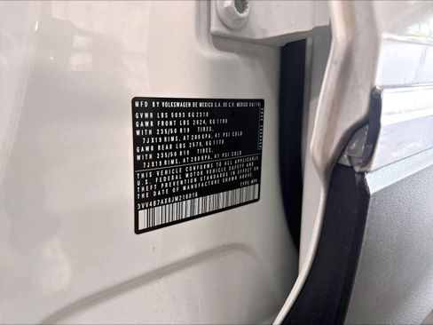 Used 2018 Volkswagen Tiguan SEL Premium AWD/4WD image 22
