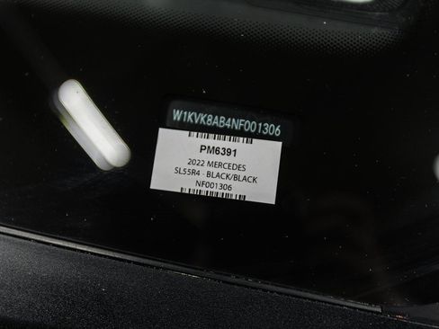 Used 2022 Mercedes-Benz SL 55 AMG 4MATIC w/ Driver Assistance Package image 43