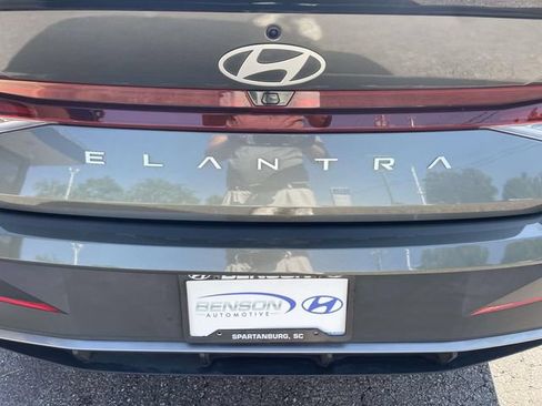 Certified 2025 Hyundai Elantra Sport FWD image 11