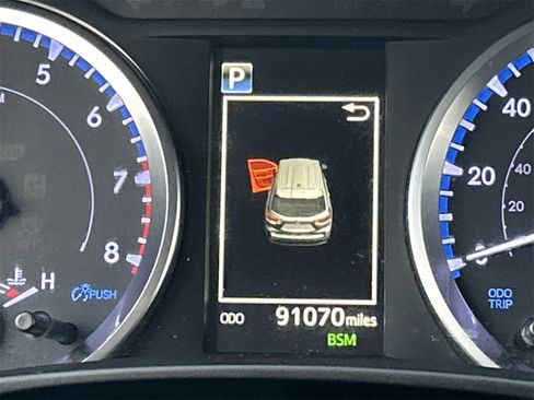 Used 2019 Toyota Highlander FWD V6 image 28