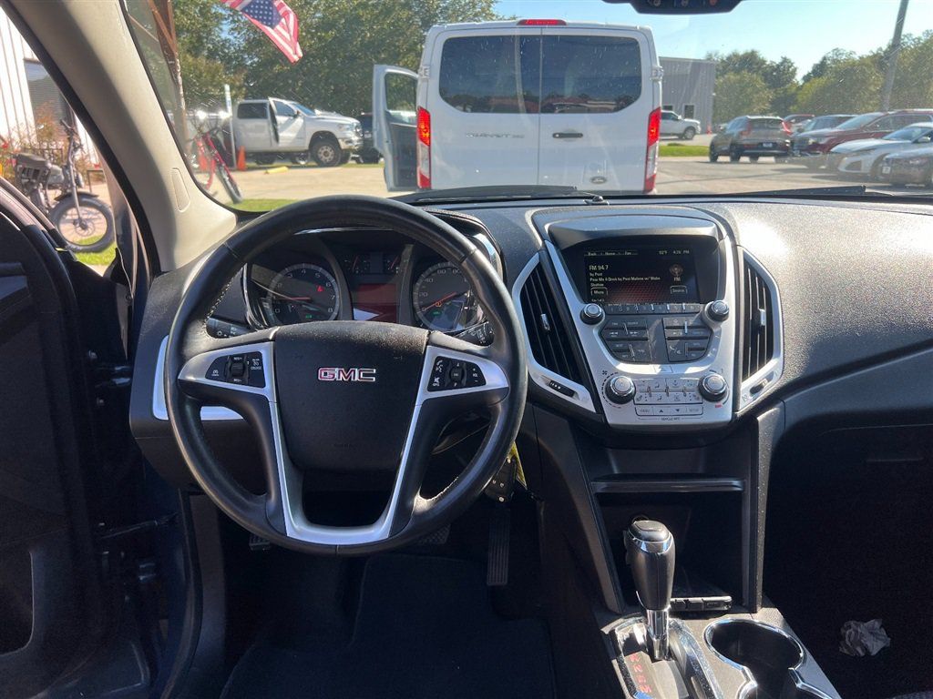 Used 2017 GMC Terrain SLE w/ Chrome Edition FWD image 8