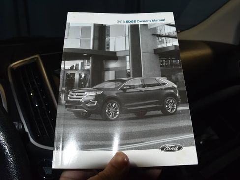 Used 2018 Ford Edge SEL w/ Equipment Group 201A AWD/4WD image 10