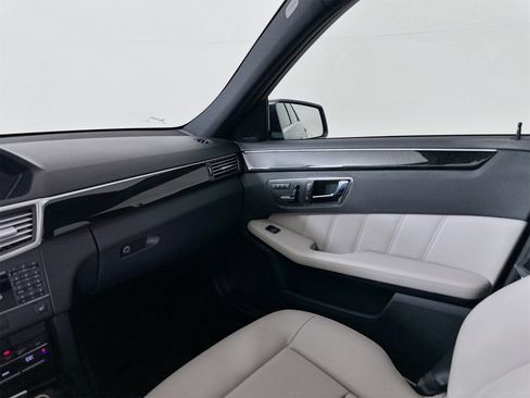 Used 2010 Mercedes-Benz E 350 E 350 image 25