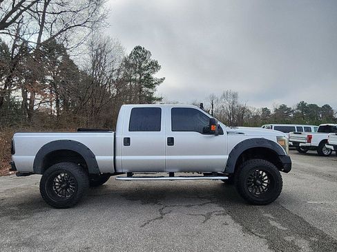 Used 2015 Ford F250 XLT w/ XLT Value Package image 6