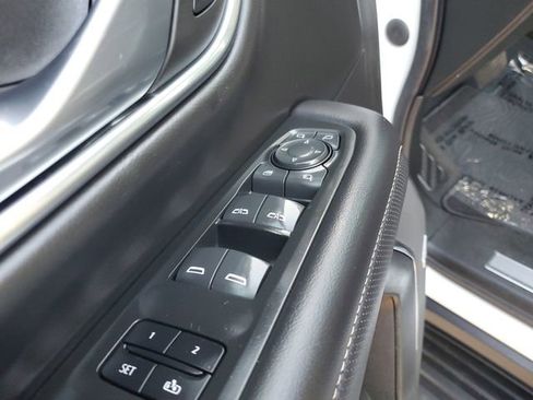 Used 2021 GMC Yukon SLT w/ SLT Premium Package image 17