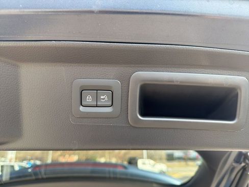 Used 2025 MAZDA CX-50 AWD 2.5 Turbo w/ Premium Pkg image 12