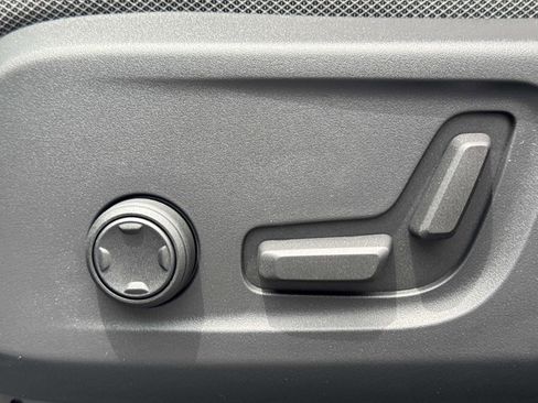 New 2025 Volvo EX40 Core w/ Climate Package image 18