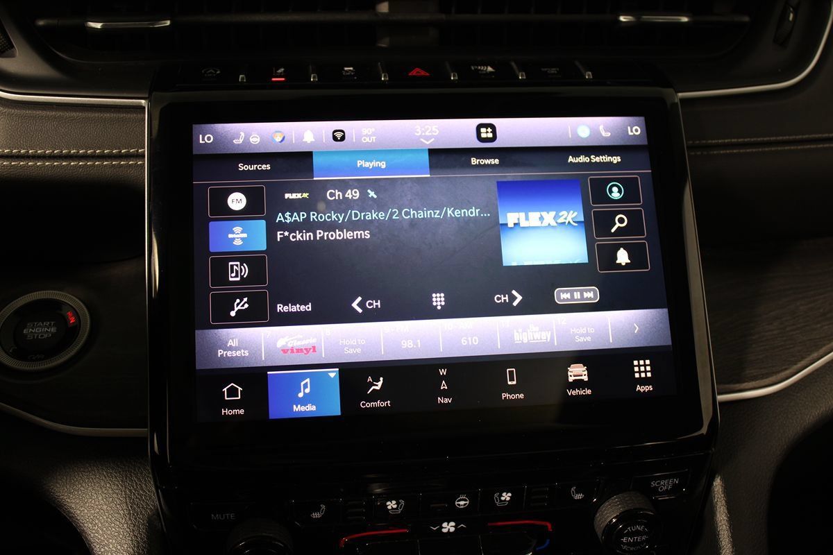Used 2023 Jeep Grand Cherokee L Limited w/ Luxury Tech Group II RWD image 16