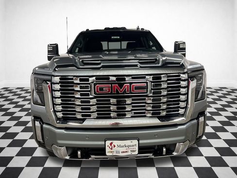 New 2026 GMC Sierra 2500 Denali w/ Denali Reserve Package AWD/4WD image 3
