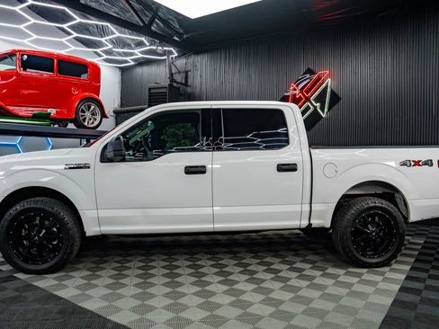 Used 2017 Ford F150 XLT AWD/4WD image 8