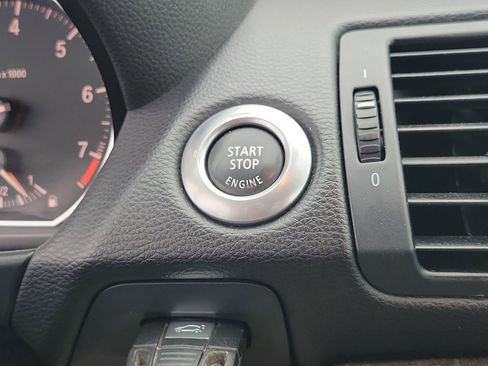 Used 2009 BMW 128i Convertible image 23