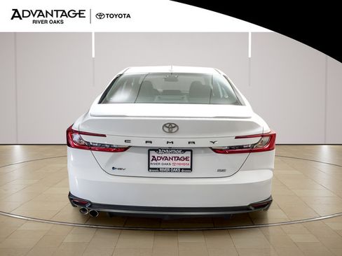 Used 2025 Toyota Camry SE FWD image 6