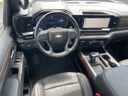 Used 2024 Chevrolet Silverado 1500 High Country w/ Technology Package image 11