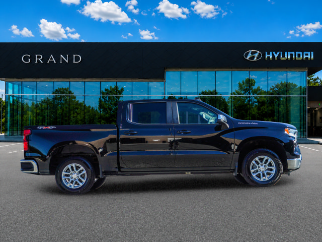 Used 2024 Chevrolet Silverado 1500 LT AWD/4WD image 7