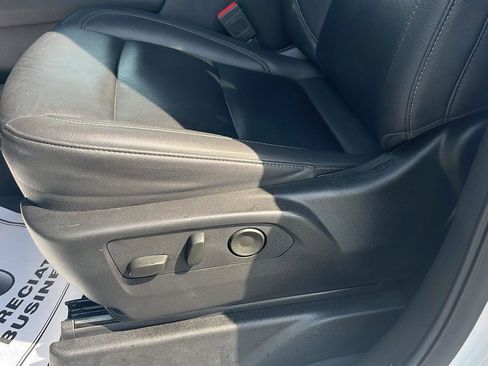 Used 2025 Chevrolet Tahoe Z71 image 20