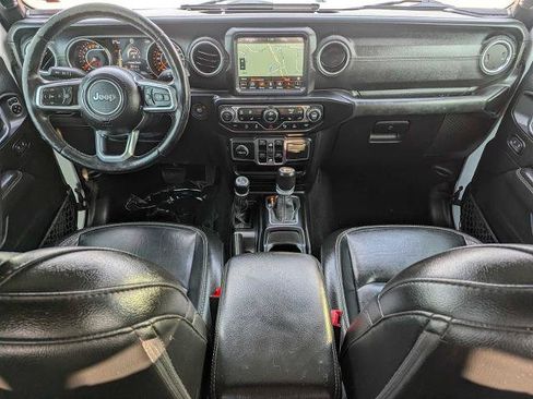 Used 2020 Jeep Gladiator Overland AWD/4WD image 18