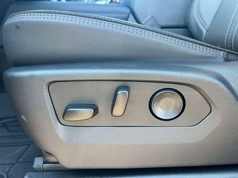 Used 2025 Chevrolet Tahoe High Country image 19