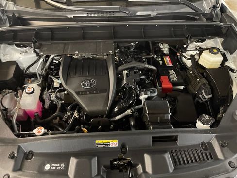 Certified 2023 Toyota Highlander XLE image 22