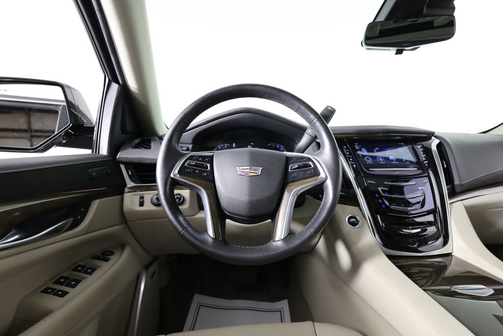 Used 2020 Cadillac Escalade Luxury AWD/4WD image 31