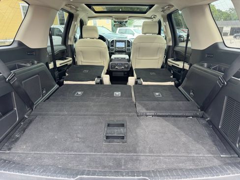 Used 2019 Ford Expedition Platinum AWD/4WD image 43