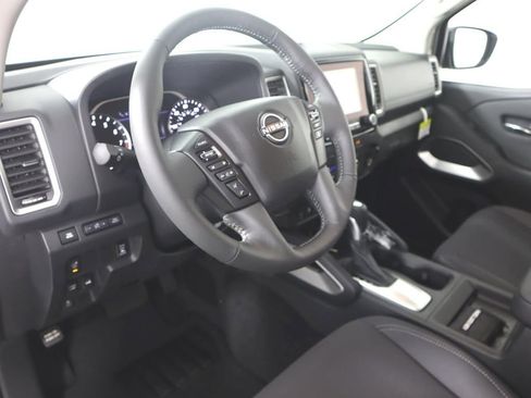 Certified 2024 Nissan Frontier SV w/ SV Convenience Package image 13