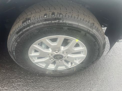 New 2025 Toyota Tacoma SR5 image 4