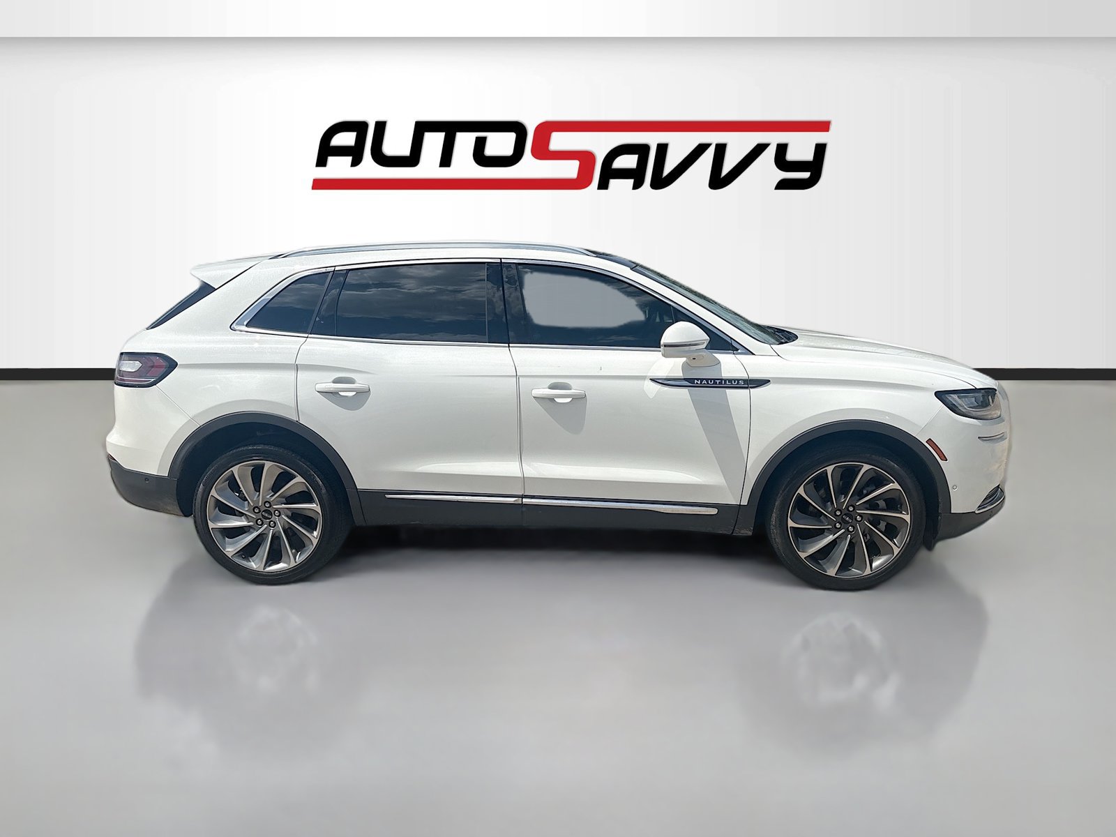 Used 2022 Lincoln Nautilus Reserve w/ Equipment Group 201A FWD image 8