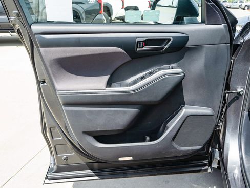 Certified 2025 Toyota Highlander LE AWD/4WD image 22