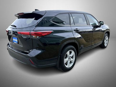 Used 2023 Toyota Highlander L image 5