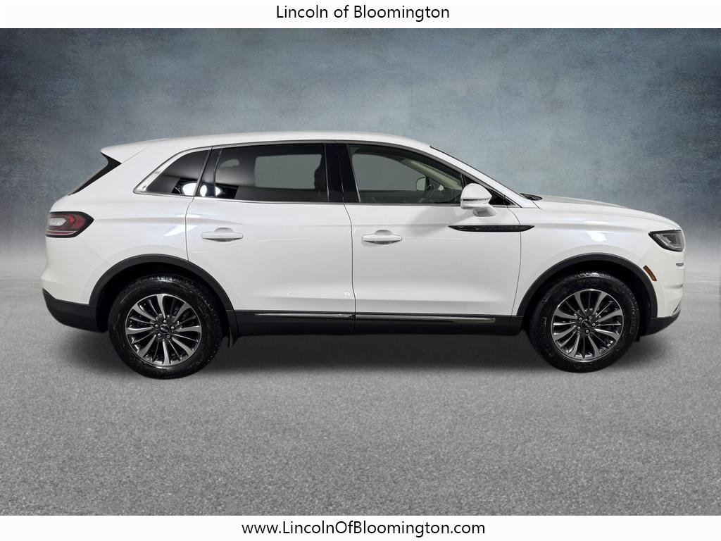 Used 2023 Lincoln Nautilus AWD w/ Premium Package image 9