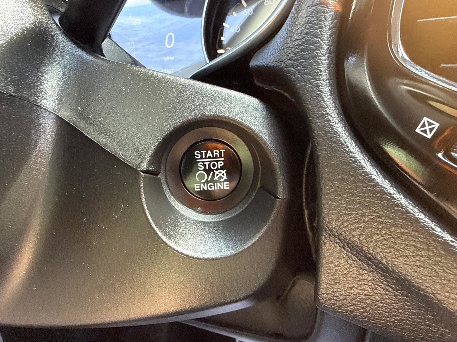 Used 2018 Jeep Compass Limited w/ Navigation Group AWD/4WD image 17