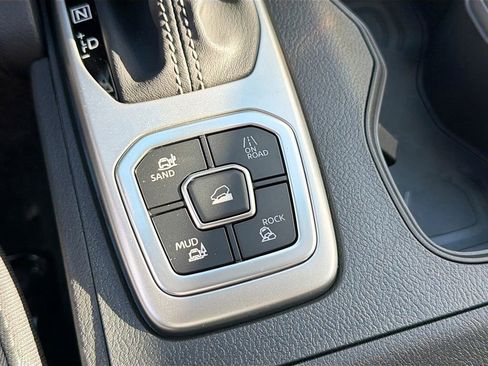 New 2026 Nissan Frontier SV w/ All-Weather Content Package image 21