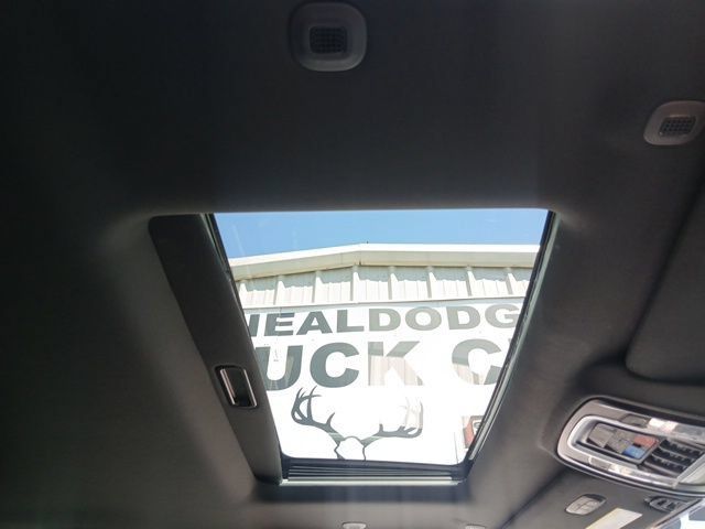 Used 2025 RAM 2500 Laramie w/ Night Edition AWD/4WD image 32