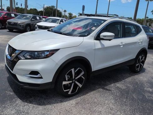 Used 2022 Nissan Rogue Sport SL FWD image 8
