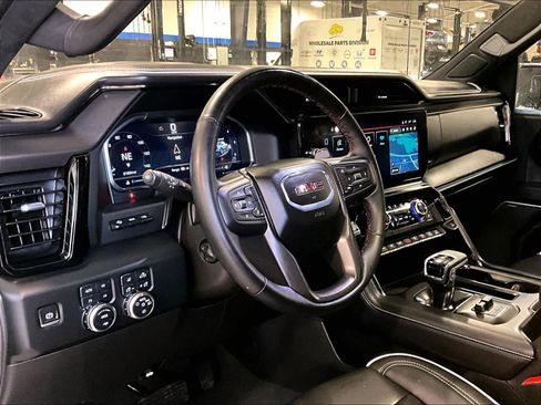 Used 2024 GMC Sierra 1500 AT4X image 8