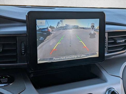 Used 2021 Ford Explorer XLT w/ Equipment Group 202A image 13