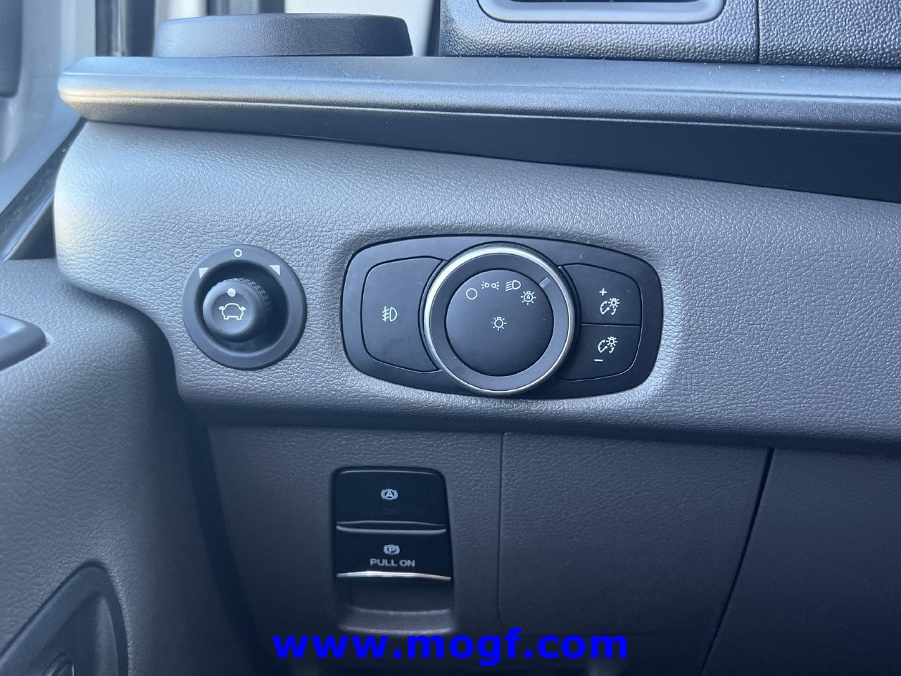 Used 2025 Ford Transit 250 Low Roof w/ Exterior Upgrade Package RWD image 15