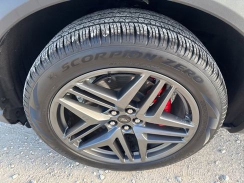 Used 2025 Ford Explorer ST-Line w/ ST-Line Street Pack image 33