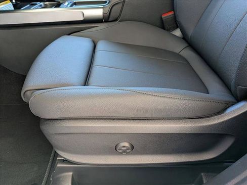 New 2026 Mercedes-Benz GLB 250 image 4